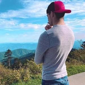 Meet your Posher, Cameron